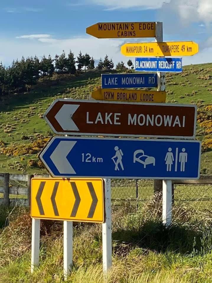 Mountains Edge Cabins Monowai Экстерьер фото