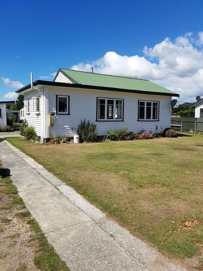 Mountains Edge Cabins Monowai Экстерьер фото