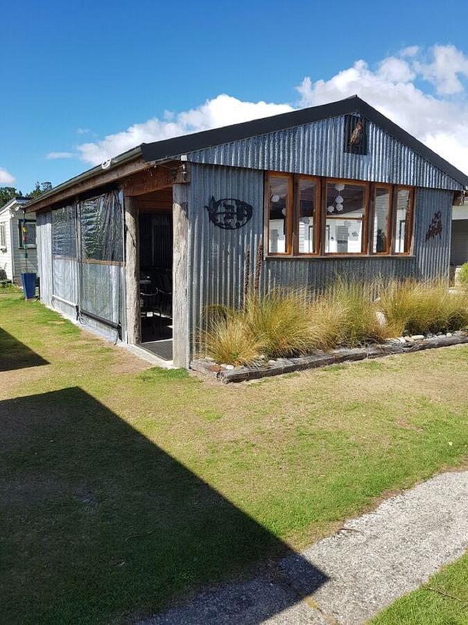 Mountains Edge Cabins Monowai Экстерьер фото