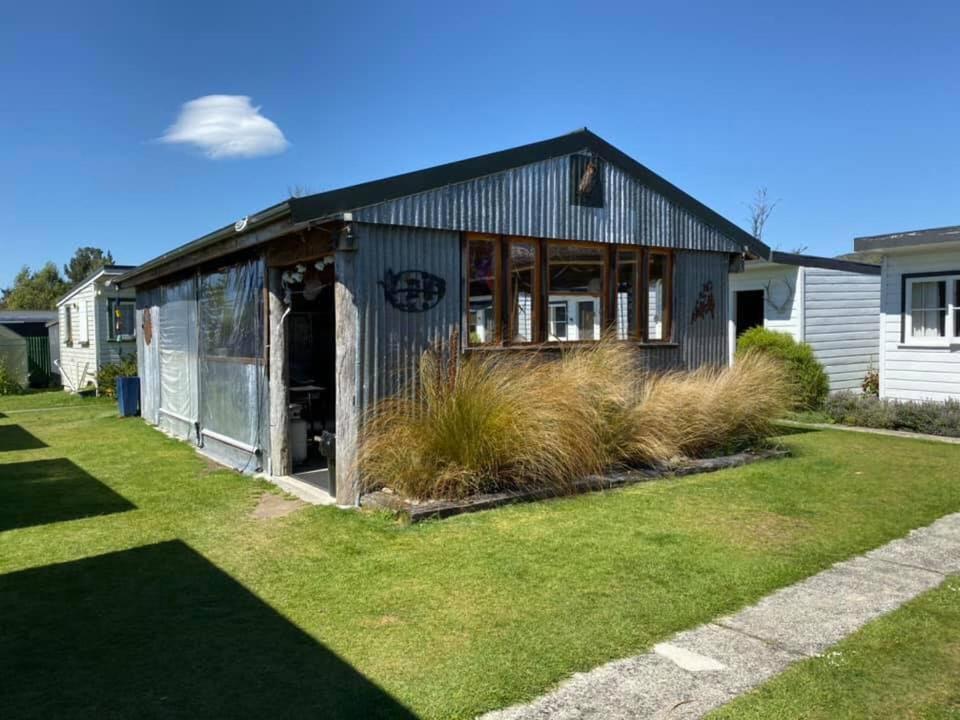 Mountains Edge Cabins Monowai Экстерьер фото